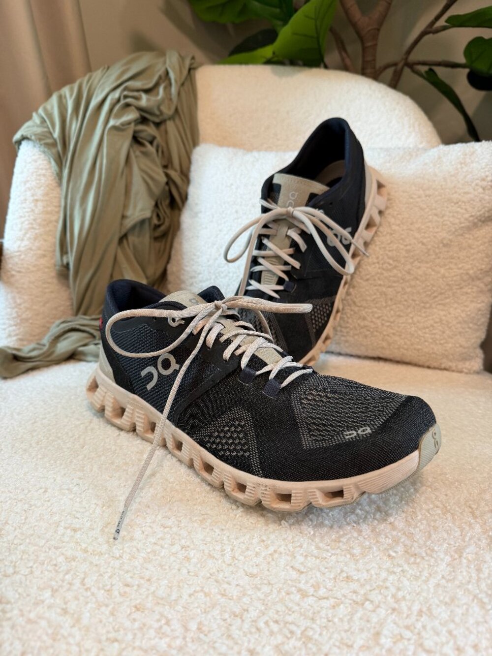 ON RUNNING Women's On Cloud X3 | 9.5 | black/pearl